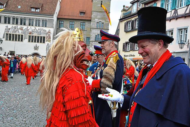Bild 2: Von Goldeseln, Waldrappen und Fliegenden Teppichen: Die schönsten Bilder der Überlinger Sonntagsumzüge aus den vergangenen Jahren