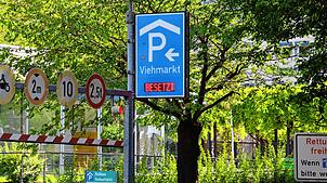 Freie Parkplätze in Waldshut sind am 1. August begehrt – und rar. Viele Kunden aus der Schweiz besuchen am Nationalfeiertag die deutsche ...