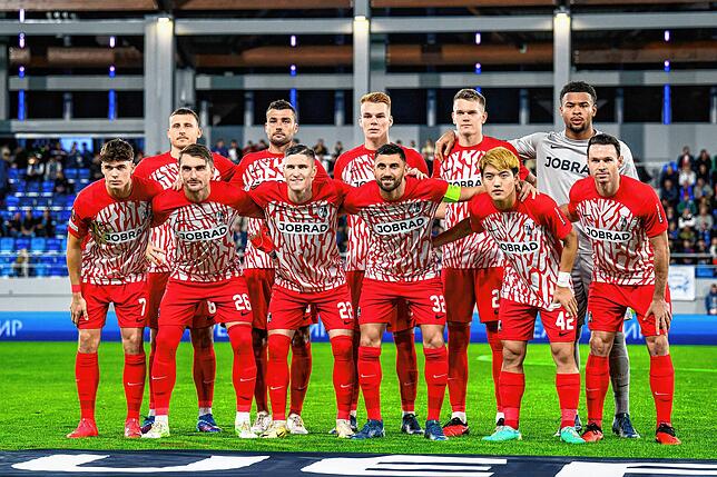 Mannschaftsfoto der Mannschaft vom SC Freiburg vor dem Spiel.