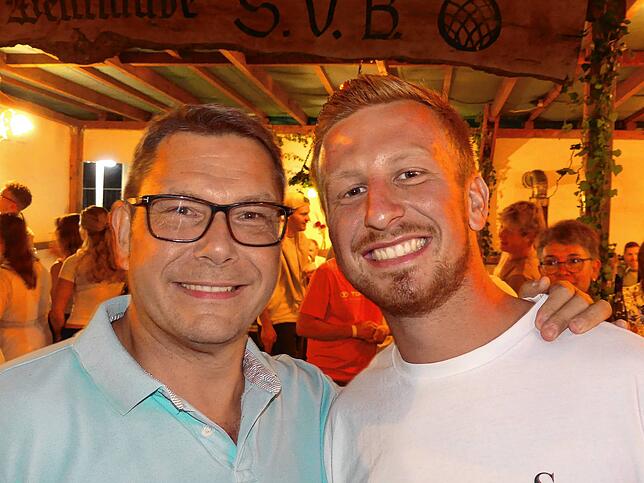 Bild 7: Die Bilder vom Bermatinger Weinfest! So schön war der Auftakt am Freitagabend