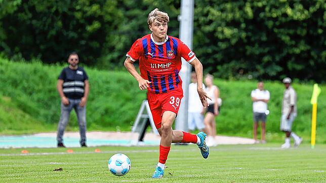 Nick Rothweiler war schon zwei Mal im Trainingslager des 1. FC Heidenheim dabei. Vor wenigen Tagen hat der 18-Jährige nun einen ...