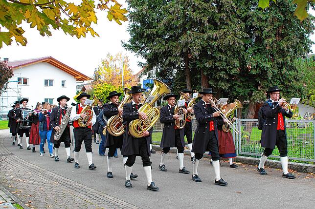 Der Musikverein Nenzingen bei den Platzkonzerten in Nenzingen im Herbst 2020.