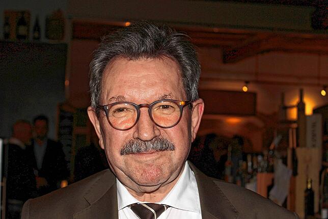 Hans-Peter Wetzel war Mitbegründer der Ernie-Schmitt-Stiftung. 2022 gab er seinen Vorsitz zurück. Er kritisiert, dass Ernie Schmitt an ...
