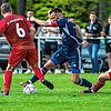 Gökalp Uyar (Mitte) unterliegt mit dem SV Blau-Weiß Murg beim FC Schlüchttal mit 1:2. Der FCS ist der neue Tabellenführer in der ...