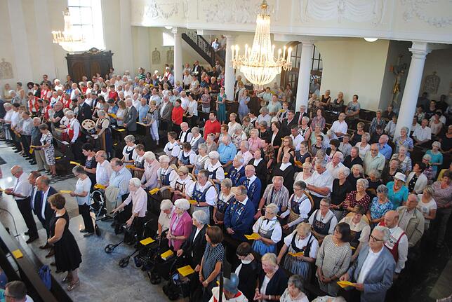 Bild 2: Bilder vom Festgottesdienst zur 550. Waldshuter Chilbi mit Erzbischof Georg Gänswein
