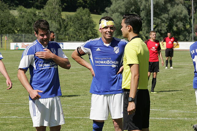 Bild 26: Dramatisches 2:1 gegen SV Berau: FC Hochrhein ist Meister &ndash; wir haben die Bilder!