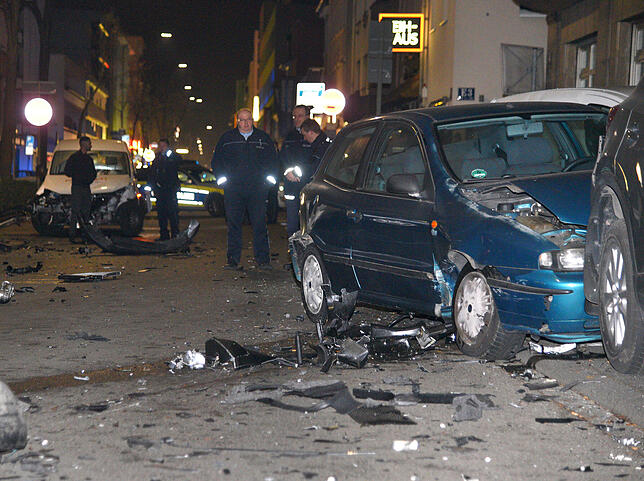 Eine Spur der Verwüstung zog ein Raser mit seinem Sportwagen im Januar 2017 durch die Mannheimer Innenstadt.