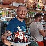 Wer kann das schon nein sagen? Ein Eisbecher im Pampanin.