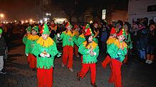Bild : Mit dem Butzenlauf wird die Straßenfasnacht eingeläutet