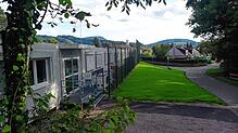 Provisorische Containerbauten an der Jahnstraße in Rhina. Wegen des Umbaus des Hauptgebäudes ist seit Ostern bereits der Schulbetrieb ...