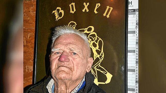 Der Ehrenvorsitzende des Boxsportvereins Blumberg, Adolf Schäfer, ist mindestens in der Eichbergstadt eine lebende Legende. Seit über 60 ...