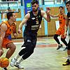 Der Vertrag von Panthers-Spieler Grant Teichmann (am Ball) wurde bis zum Saisonende verlängert.