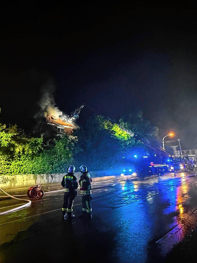 Feuerwehreinsatz nach Blitzschlag in Lörrach.