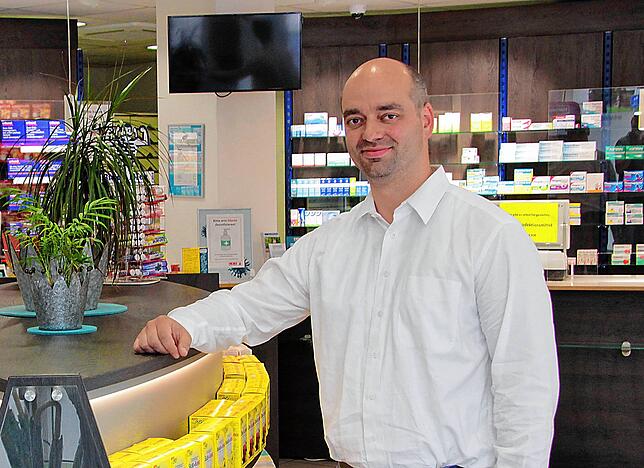 Christoph Behrendt hat in 2020 die Klosterring Apotheke, die Mozart Apotheke sowie die Delta Apotheke übernommen. Etwas später kam auch ...