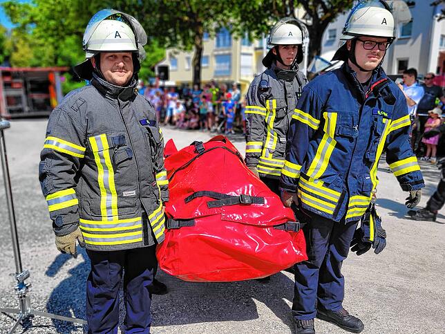 Bild 9: Alle Bilder von der Schauübung mit vielen Besuchern (Teil 1)