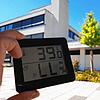 39 Grad zeigt das Thermometer am Dienstag, 19. Juli, gegen 15 Uhr vor der Robert-Schuman-Realschule in Waldshut an. An der Schule gibt ...
