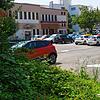 Auf dem Parkplatz beim C&A soll in den nächsten Jahren ein Neubau mit rund 35 neuen Wohnungen entstehen.