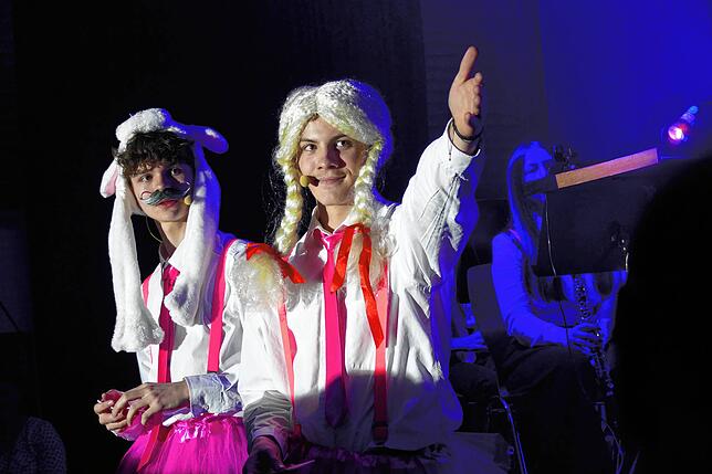 Bild 13: Buäbä & Maidli begeistern während dem 24. Showkonzert der Feuerwehrkapelle Pfohren das Publikum