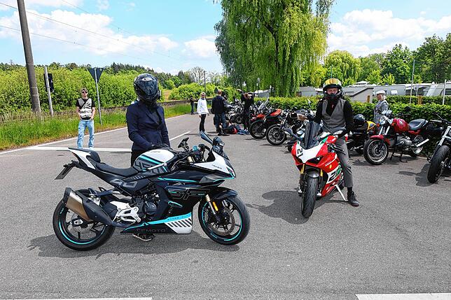 Bild 6: Diese Motorradfahrer sorgen am Bodensee für Staunen - so schick!