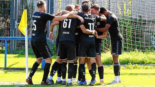 Dreimal durften die Spieler des SC Konstanz-Wollmatingen in der Partie gegen den FC Radolfzell jubeln. Die Gäste dagegen gingen leer aus.