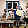 Hurra, der Stab ist mein: Ehrengerstensafter 2024 der Gottmadinger Gerstensackzunft ist Stephan Glunk, Zunftmeister der Singener ...