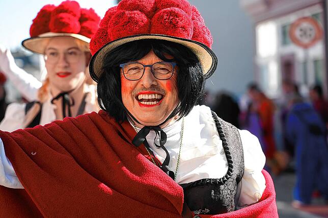 Bild 17: Bunte Kostüme und fröhliche Stimmung beim Fastnachtsumzug 2025