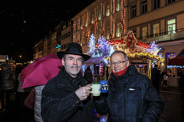 Heinrich Stracke (links) und Roland Wallisch eröffneten den Konstanzer Weihnachtsmarkt 2017.