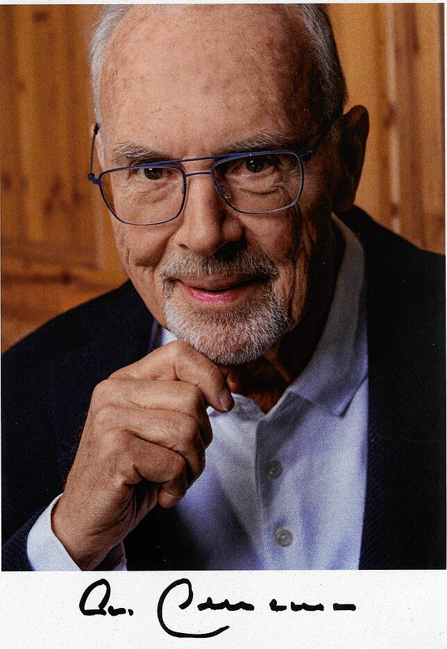Diese Autogrammkarte von Franz Beckenbauer erhielt Deggelmann vor wenigen Monaten, auf der Rückseite schrieb Beckenbauers Frau einige ...