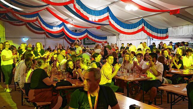 Bild 3: Volles Zelt und super Stimmung auf der Chilbi 2025 in Waldshut – Die besten Bilder