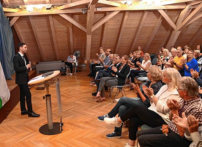 Bild 12: Bilder der Vereidigung von Christoph Stolz als Bürgermeister und von der Feier im Zollhaus