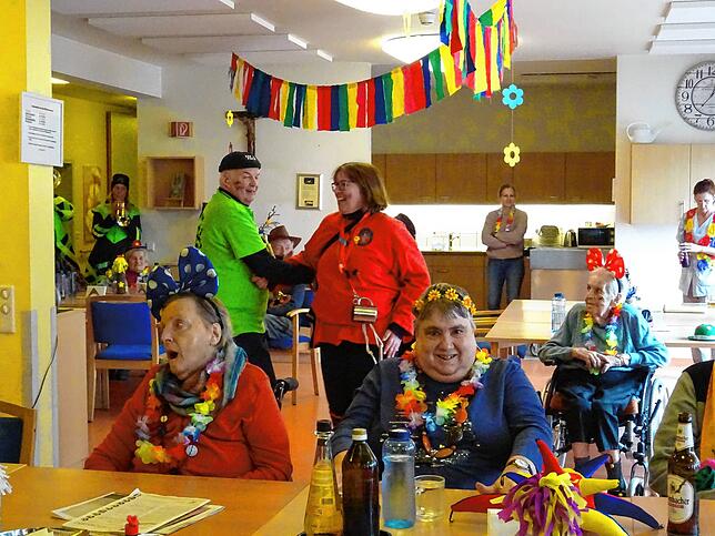 Bild 2: Fasnacht-Highlights in Wald: Unvergessliche Bilder vom Rathaussturm und Schülerbefreiung!