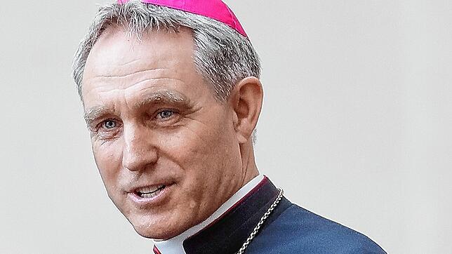 ARCHIV &ndash; Der Privatsekretär des emeritierten Papstes Benedikt XVI., Erzbischof Georg Gänswein hat den Vatikan verlassen. Foto: ...