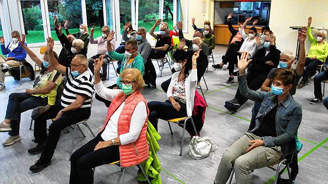 Vorstandswahl bei der Generalversammlung der Verbrauchergenossenschaft Lädele Schienen: Die Mitglieder sind froh, dass sich engagierte ...