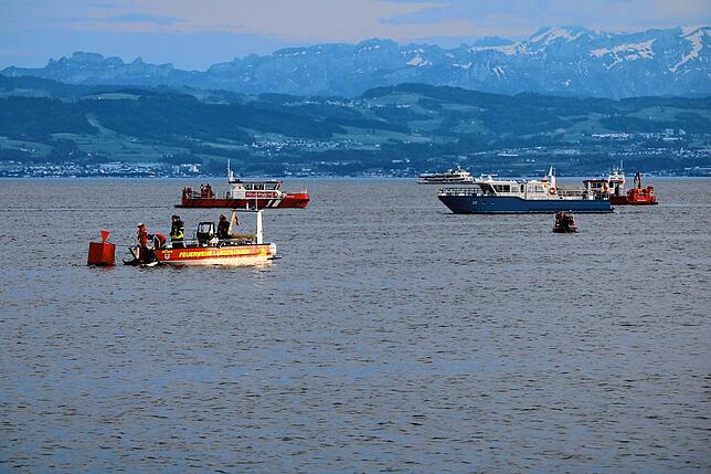 Mit zahlreichen Booten suchten die Rettungskräfte den Bereich vor dem BSB-Hafen ab.
