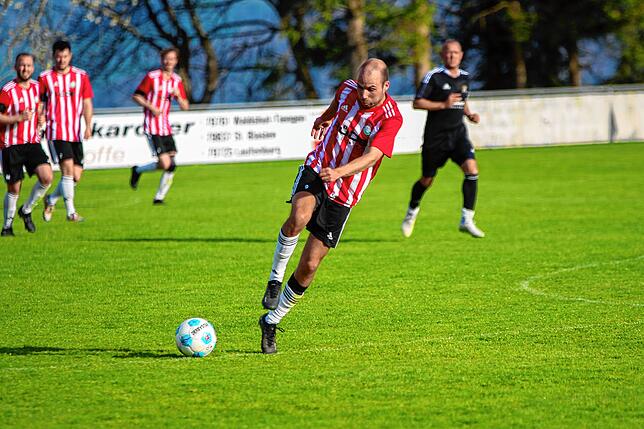 Bild 2: Spvgg. Andelsbach spielt 1:1 gegen SV 08 Laufenburg II – und wir haben Bilder!