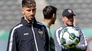 VfB-Kapitän Atakan Karazor hofft, dass Angelo Stiller im Pokalfinale spielen kann.