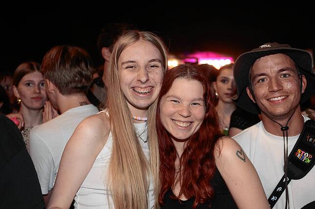 Bild 20: Campus Festival 2024 - Bilder von Juli, Juju und ihren Fans