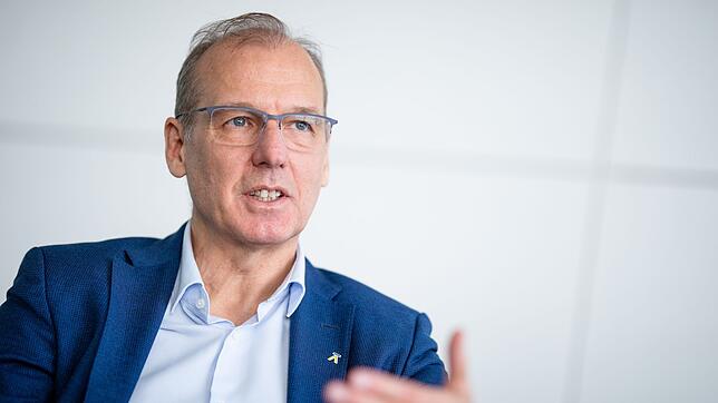 Der TransnetBW-Chef will das Tempo der Energiewende drosseln. (Archivbild)