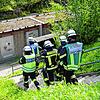 St. Georgener Feuerwehreinsatzkräfte machen sich auf den Weg an das Portal des Sommerauer Tunnels. Ein Passant meldete zuvor eine starke ...