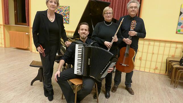Gudrun Prillwitz, Michael Vonnier, Astrid Heider und Stefan Langhammer (v.l.)gestalten am ersten Advent das Jubiläumskonzert in der ...