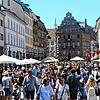 Die Konstanzer Marktstätte am sonnigen Tag nach Christi Himmelfahrt: So voll war es schon lange nicht mehr.