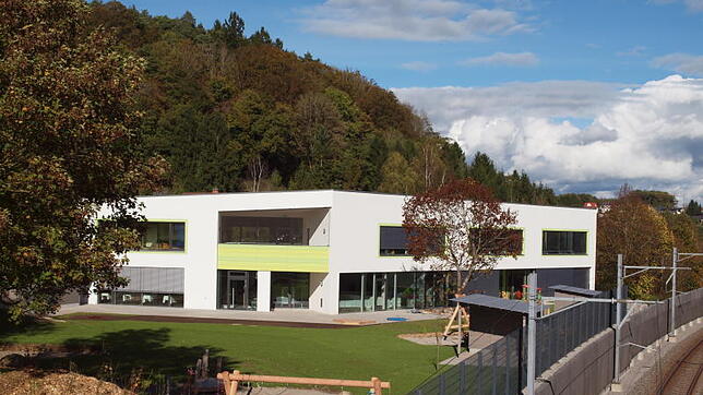 Neuer Kindergarten und keine Erzieherinnen: Mit Hilfe des DRK-Waldshut kann die Gemeinde Jestetten einen Personalengpass überbrücken.
