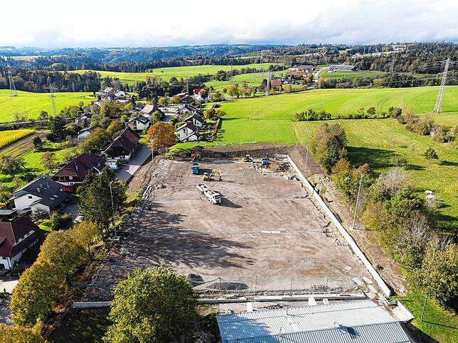 Großbaustelle am Wasserschloss: Viel Platz für den neuen Platz hat der SV Berau nicht, will aber trotzdem künftig optimale ...