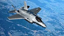 Auf diesem von der U.S. Air Force zur Verfügung gestellten Bild fliegt eine F-35 Lightning II der U.S. Air Force über Polen.