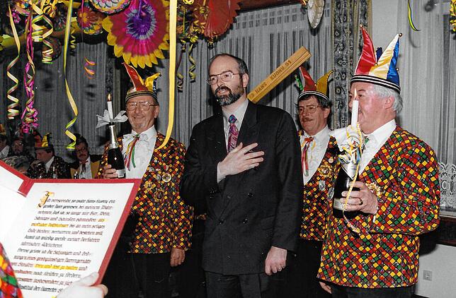 Rainer Stolz bei seinem Laufnarrenschlag im Januar 1994.