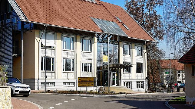 Im Rathaus in Ühlingen bestimmt heute Tobias Gantert über die Geschicke der Gemeinde und ihren Ortsteilen. Vor ihm hat unter anderem ...