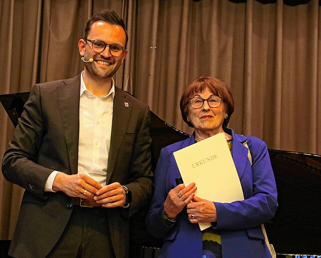Mit der Bürgermedaille in Gold wurde Anna Elisabeth Mauch ausgezeichnet.