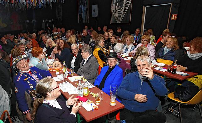 Viel zu lachen haben die Gäste der Schneckenbürgler im neuen Schneckenhaus.