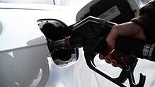 Den Tank zu füllen ist teuer – man kann aber sparen, wenn man den Überblick hat, welche Tankstelle gerade am günstigsten ist.