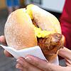 Lockt die Deutschen zur Impfung: Eine Bratwurst.